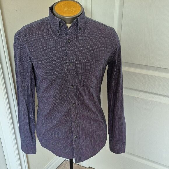 Banana Republic Men's Dark Blue Button-Down Shirt - Picture 7 of 16